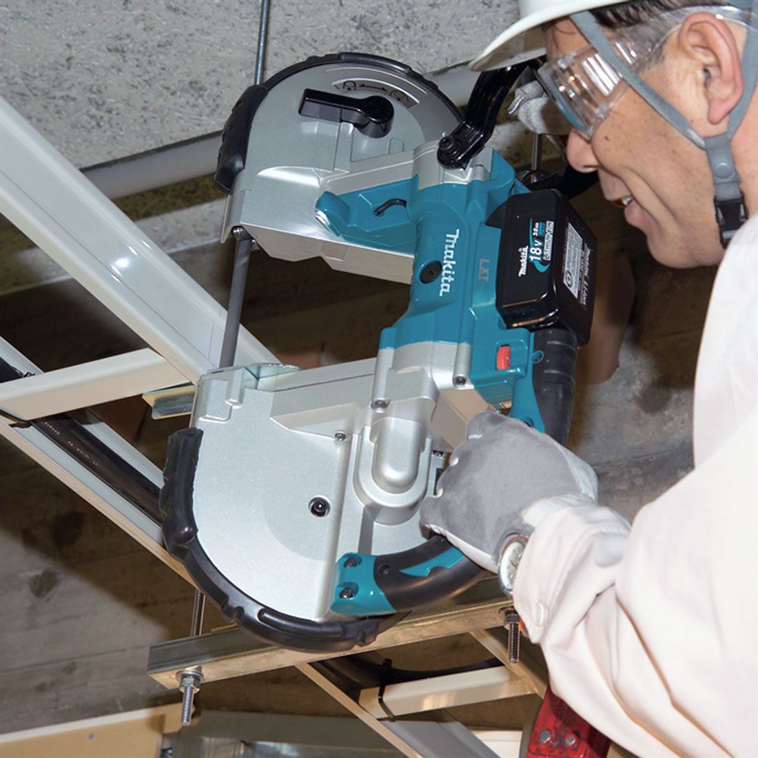 Makita 18V Brushed Cordless LXT Band Saw 120mm Bandsaw - Body Only